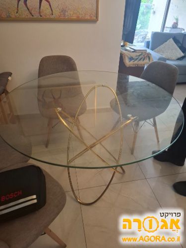 פינת אוכל עגולה ו4 כיסאות יפים