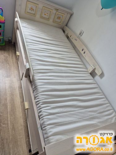 מיטת ילדים של חברת עצמלה