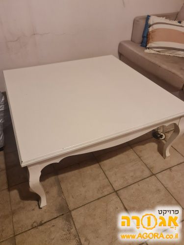 שולחן מרובע