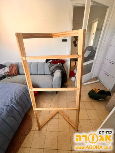 מתלה בגדים