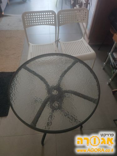 שולחן ו2 כיסאות