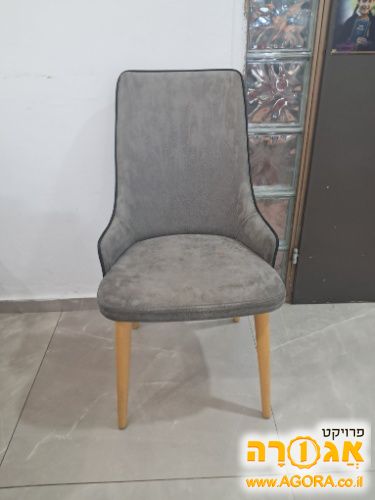 כיסאות