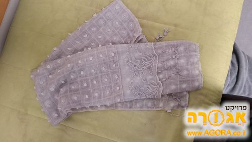 צעיף בצבע סגול בהיר
