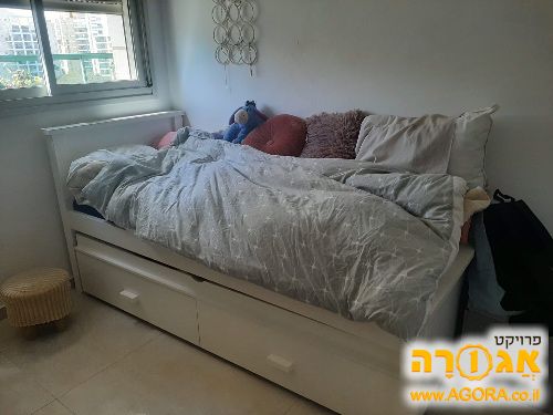 מיטת יחיד+חבר+ארגז מצעים כמו חדשה