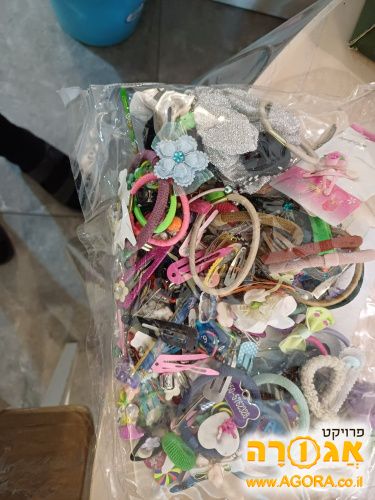 סיכות וגומיות לשיער