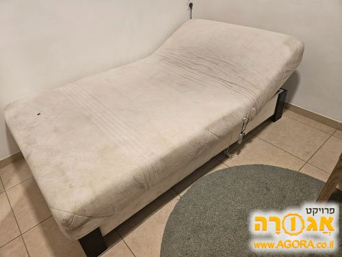 מיטה וחצי גב מתרומם חשמלי וארגז מצעים
