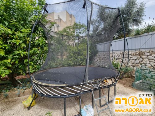 טרמפולינה גדולה
