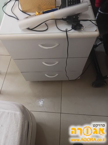 מיטות חדר שינה + שידה מתאימה