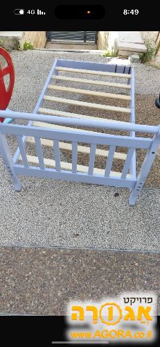 2 מיטות מעבר ללא מזרונים