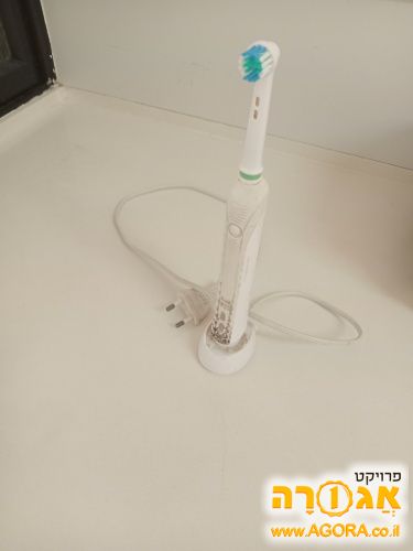 מברשת שיניים חשמלית