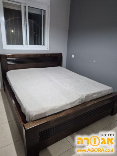 מיטה יהודית ללא מזרונים + שידות תואמות