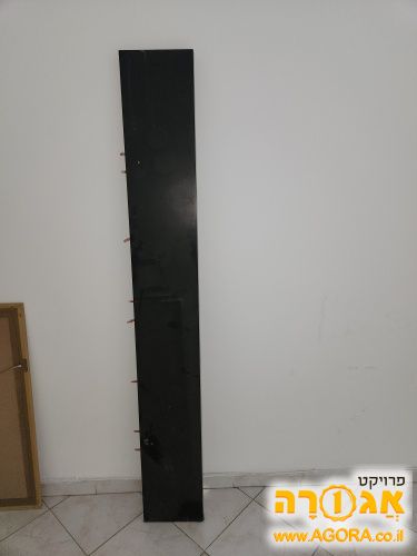 מדף צף של איקאה