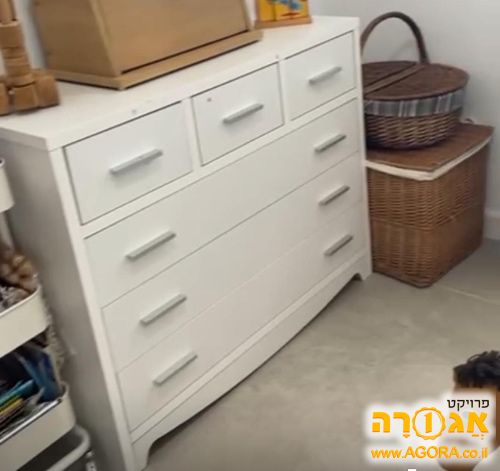 שידת מגירות