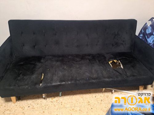 ספא שחורה עם חור נדרש תיקון