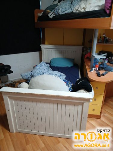 מיטה נפתחת עם מיטה נוספת ומגירות