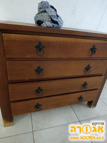 שידה רחבה