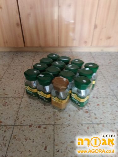 צנצנות קפה ריקות