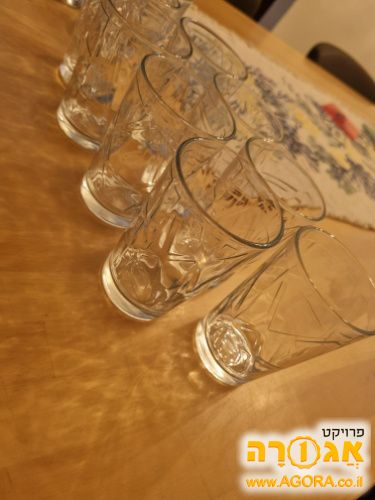 כוסות שתיה