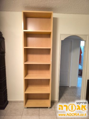 ספריית מדפים במצב חדש