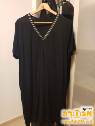 שמלה שחורה שרוול קצר