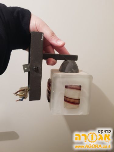 מנורה מקסימה מזכוכית חלבית, בצורת ריבוע
