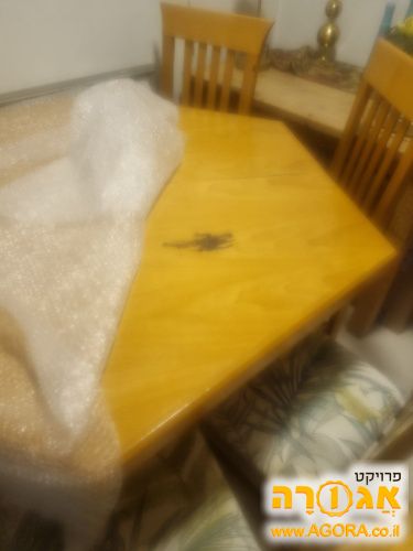 שולחן אוכל