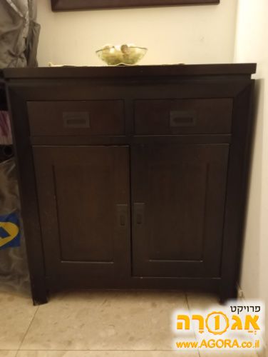 כוננית לכניסה