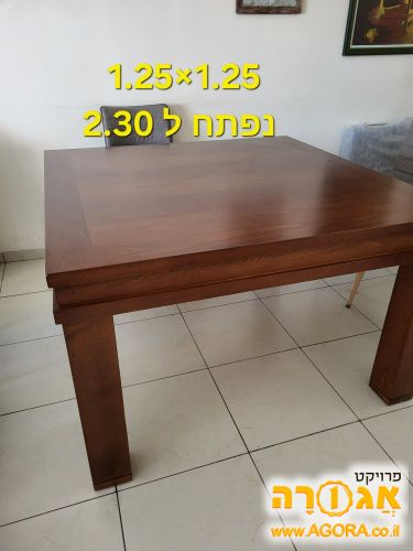 שולחן לפינת אוכל