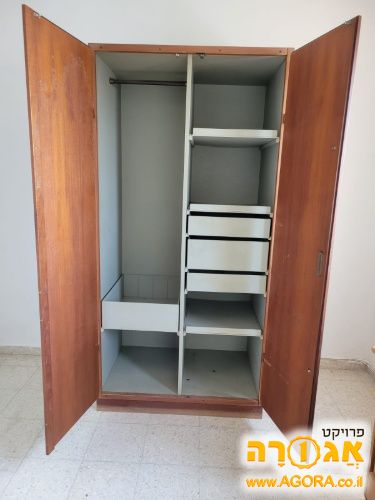 ארון בגדים שתי דלתות