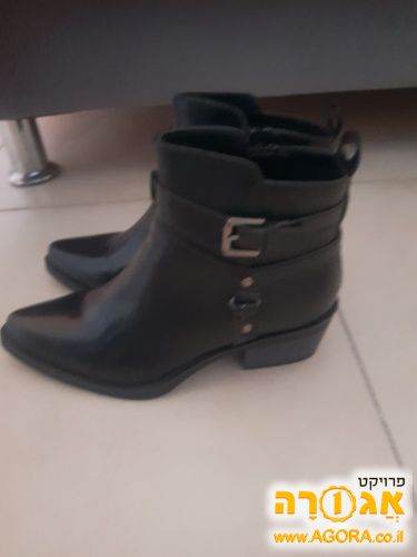 מגפיים חדשות של ליידי קומפורט