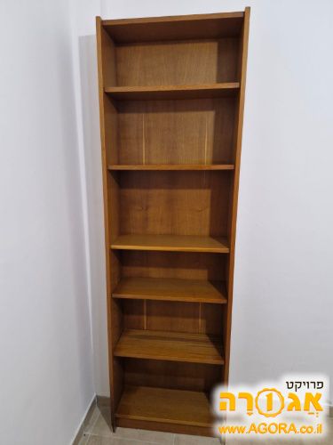 ארון מדפים