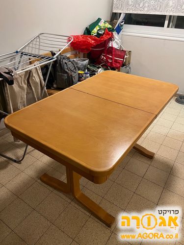 שולחן אוכל