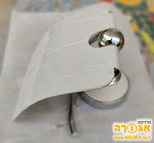 מתקן לנייר טואלט כסף/לבן