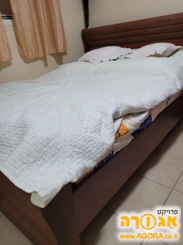 מיטה זוגית