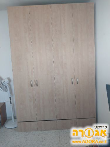 ארון בגדים 4 דלתות