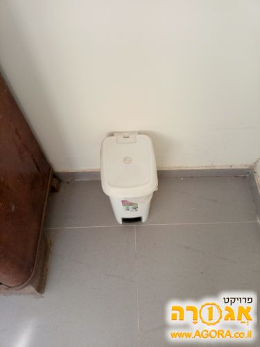 פח קטן מפלסטיק