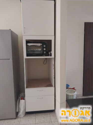 ארון מטבח עם מקום לתנור בילט אין