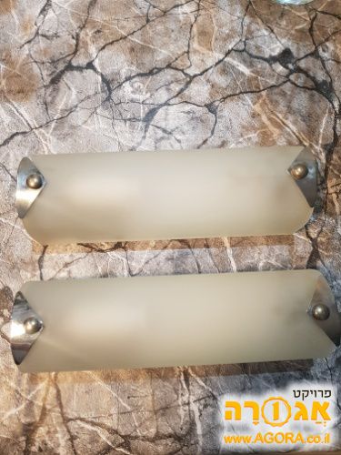 זוג מנורות מלבניות מזכוכית חלבית