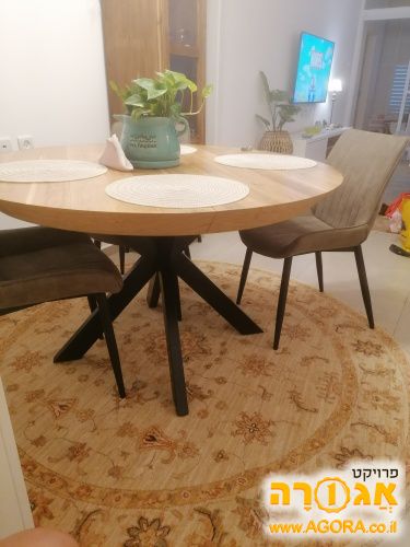 שולחן פינת אוכל