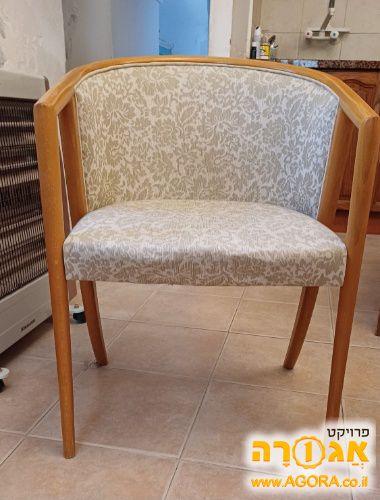 כיסא מרופד/ כורסא