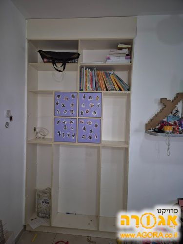 ספריה לחדר ילדים