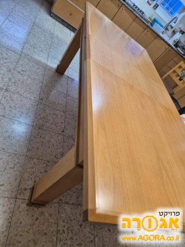 שולחן אוכל