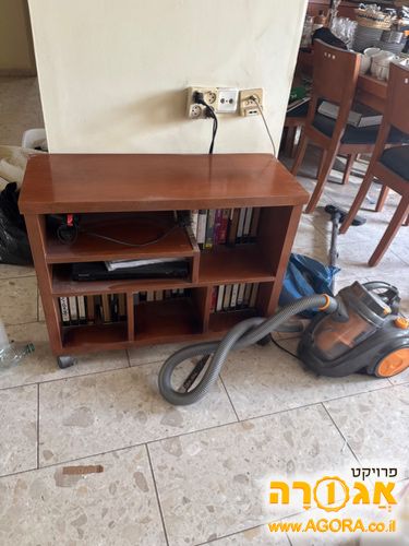 שידת מדפים קטנה