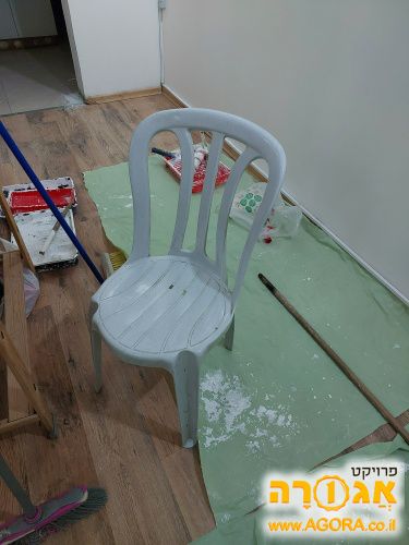 2 כיסאות כתר