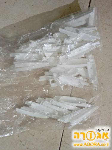תופסים לתריסים