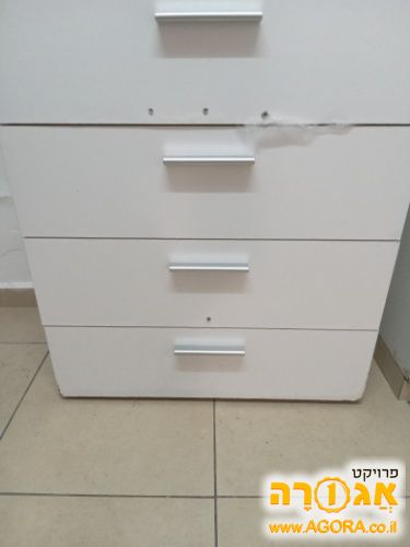 שידת מגירות