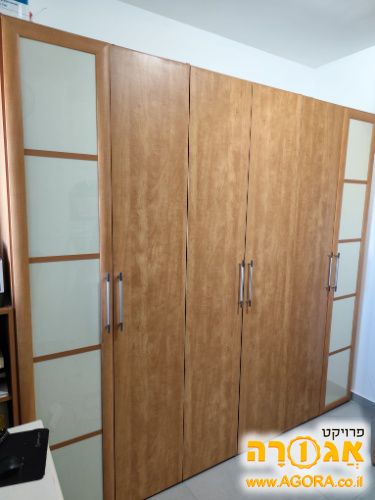 ארון בגדים, 6 דלתות