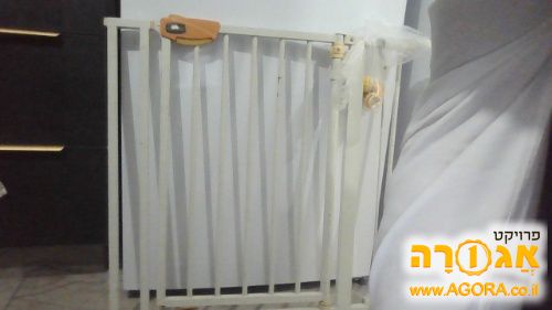 שער בטיחות למדרגות