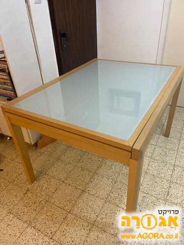 שולחן אוכל