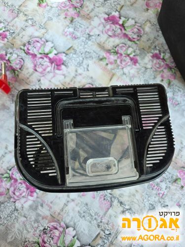 מיכל קטן לגידול חיה